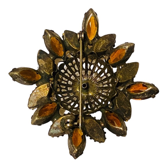 Antique Brooch - Picture 10 of 10